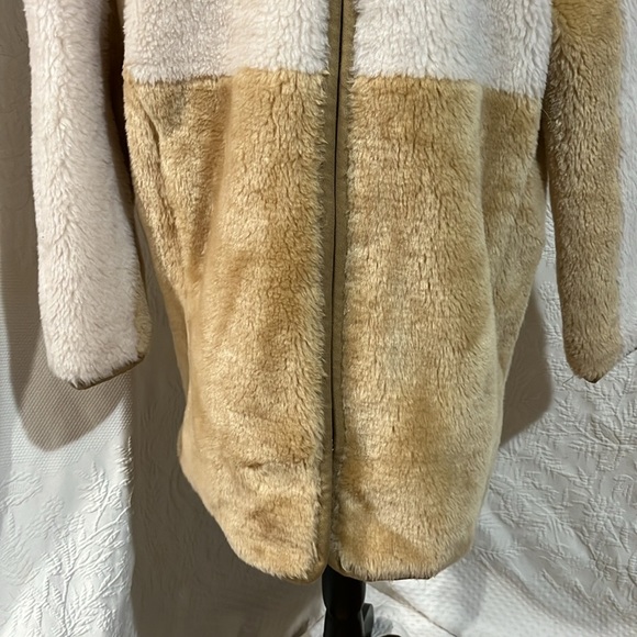 J Crew Sherpa two tone cream and tan jacket. Size small. - Picture 6 of 16